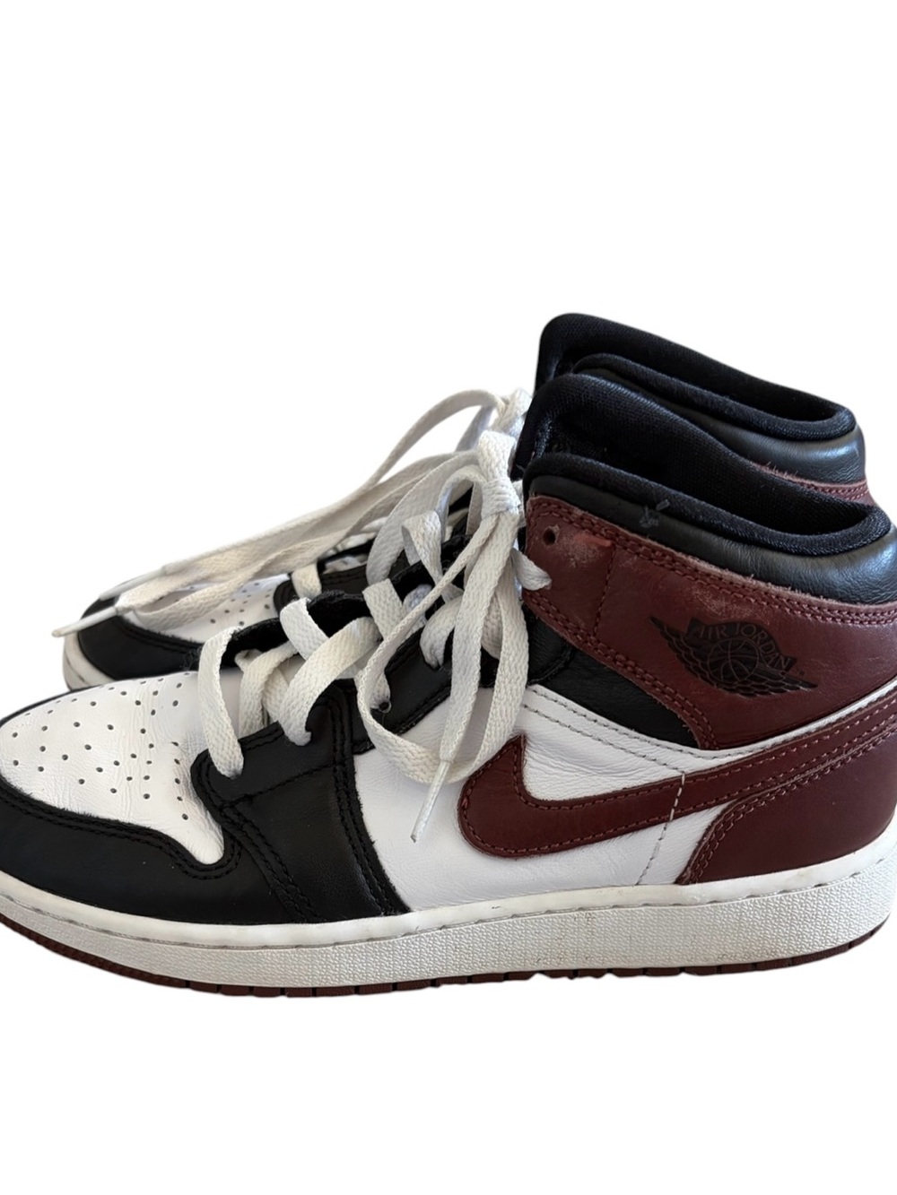 Jordan Kids High-Top Sneakers in White, Black & Maroon Size 5